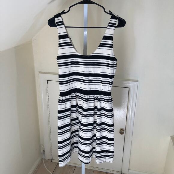 J. Crew NWOT Women's Villla Black Cream Fit & Flare Striped Sleeveless Dress S - Picture 2 of 8